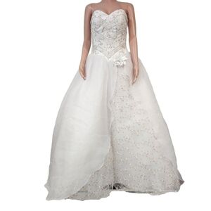 Q by Da Vinci White With Embroidered Spring Floral Quinceañera Dress Size 8